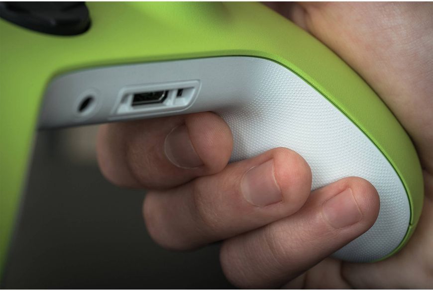 Геймпад Microsoft Xbox Wireless Controller Electric Volt (QAU-00022) QAU-00022 фото