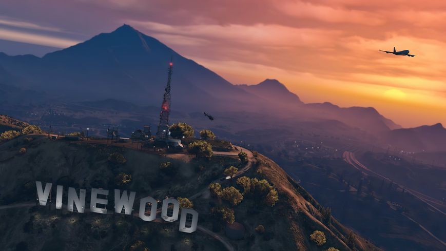 Игра Grand Theft Auto V Premium Online Edition (PS4) 5026555424271 фото